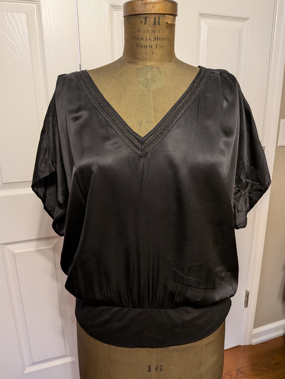 White House Black Market Silk V-Neck Black Short Sleeve Blouse